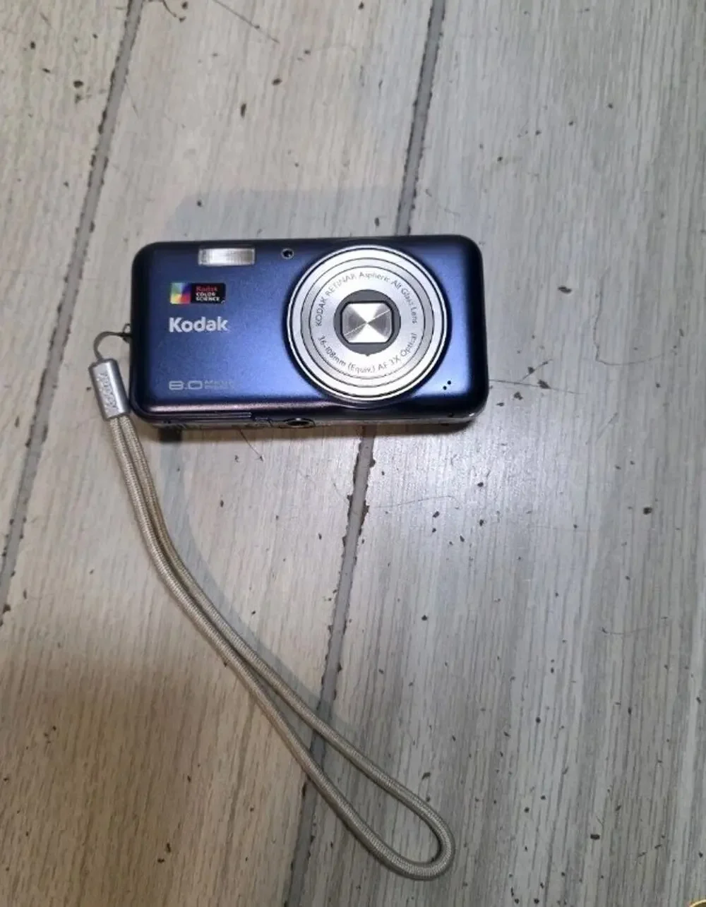 Kodak EasyShare Digital Camera Blue Retinar Aspheric Lens V803 Photography Works